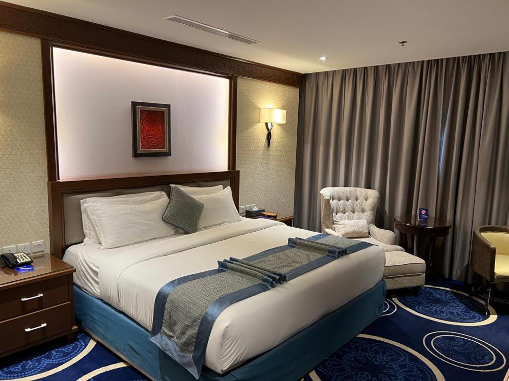 Swiss In Tabuk Hotel Екстер'єр фото