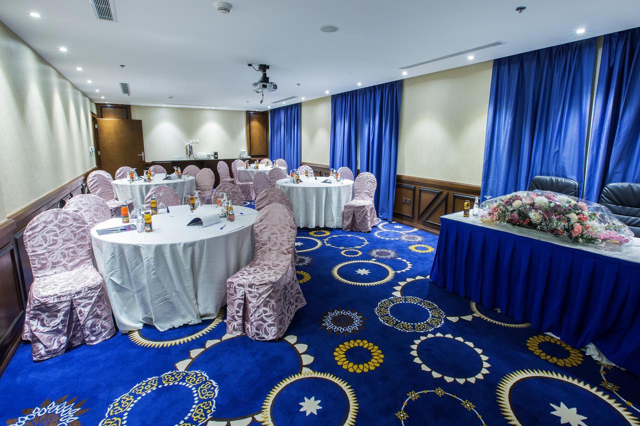 Swiss In Tabuk Hotel Екстер'єр фото