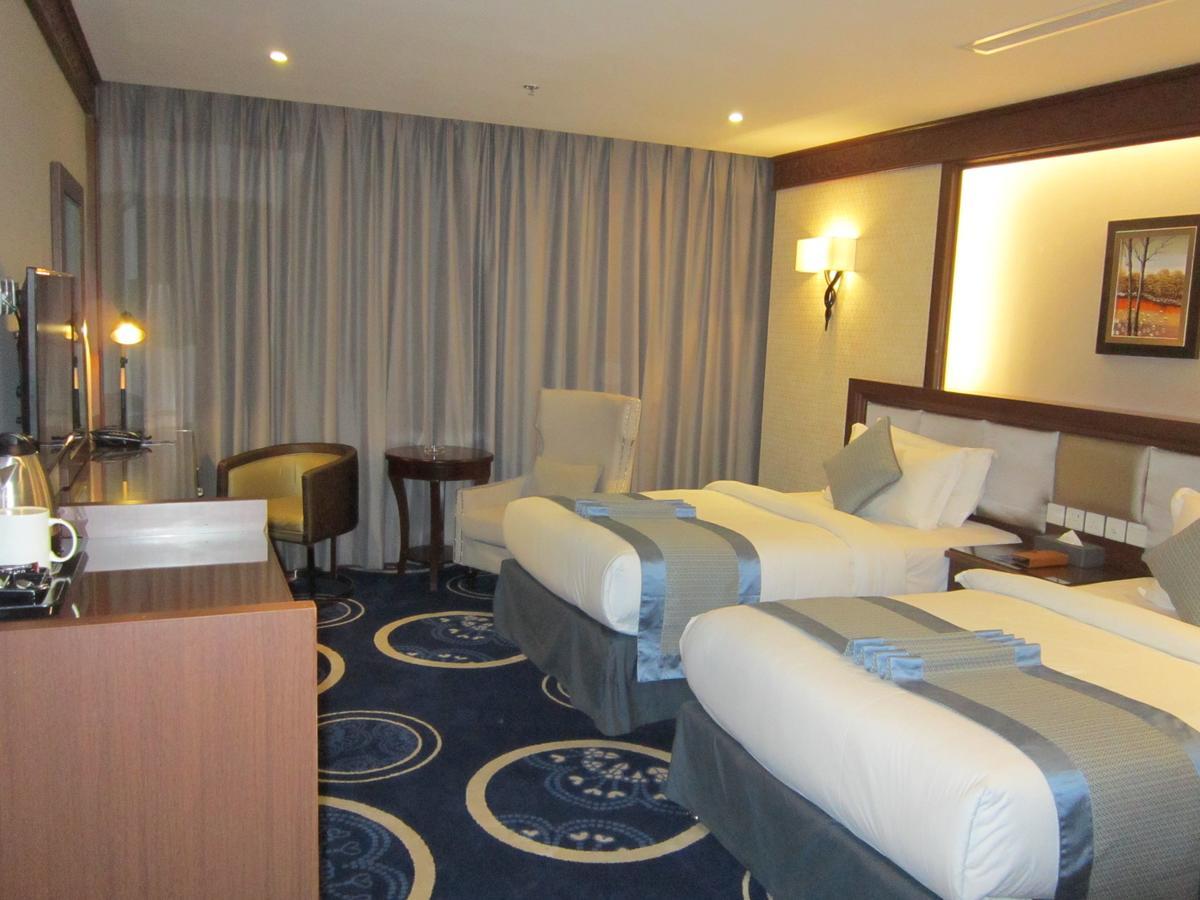 Swiss In Tabuk Hotel Екстер'єр фото