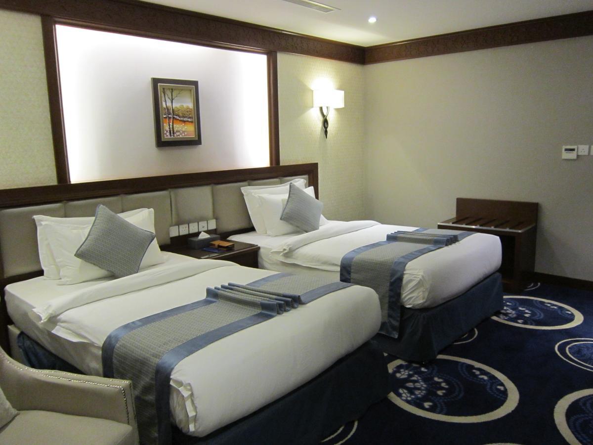 Swiss In Tabuk Hotel Екстер'єр фото